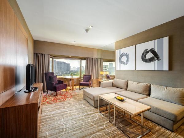 Centara Grand at Central Plaza Ladprao Bangkok : photo 2 de la chambre suite club supérieure lit king-size