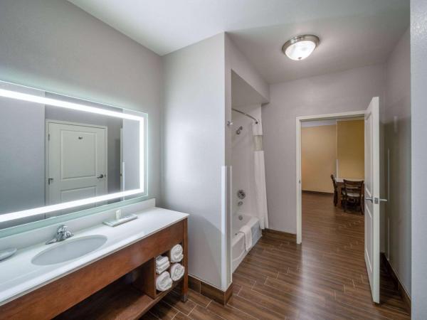 La Quinta by Wyndham Houston NW Beltway8/WestRD : photo 4 de la chambre suite lit king-size exécutive deluxe - non-fumeurs