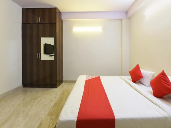 OYO Club Residency Near Tdi Mall : photo 6 de la chambre chambre triple classique