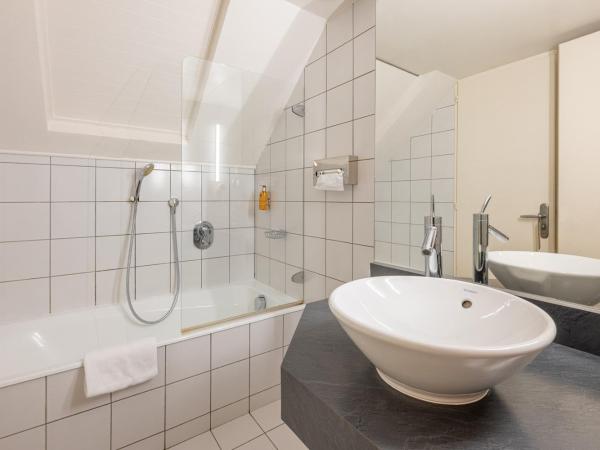 Hôtel du Palais de l'Isle : photo 3 de la chambre chambre lit king-size