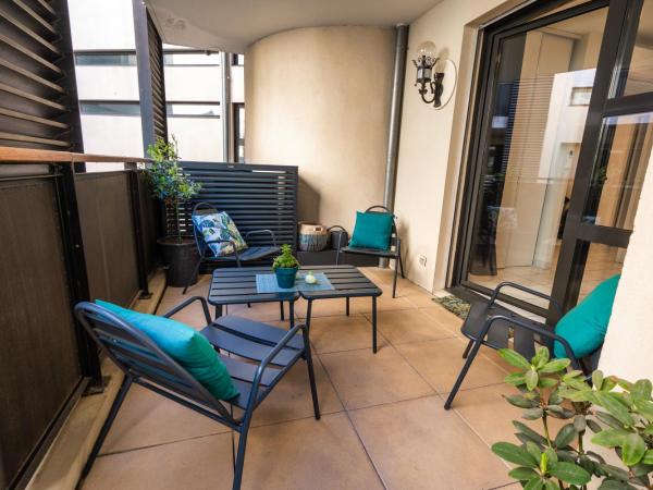 Garlande Hôtel Avignon Centre : photo 1 de la chambre appartement 2 chambres avec terrasse et accès par ascenseur