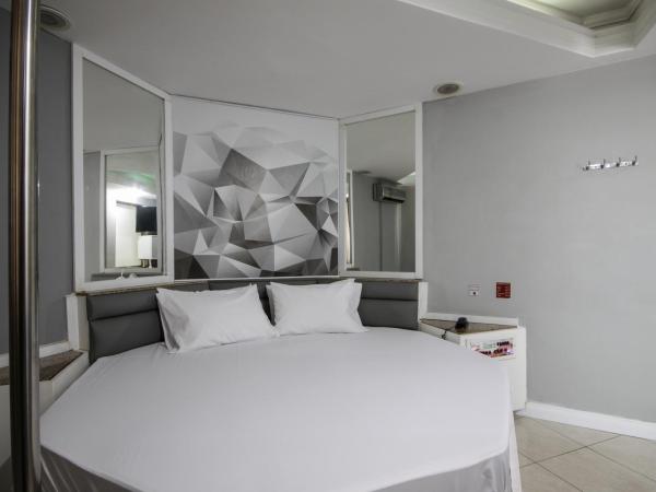 Mirage Motel Guarulhos : photo 7 de la chambre suite avec baignoire spa