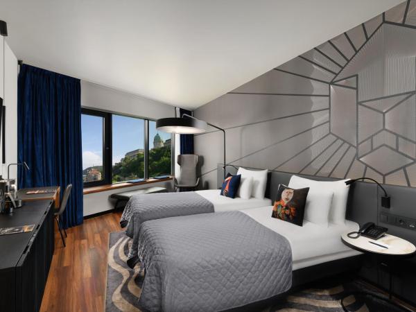 Hotel Clark Budapest - Adults Only : photo 3 de la chambre chambre double - vue sur château