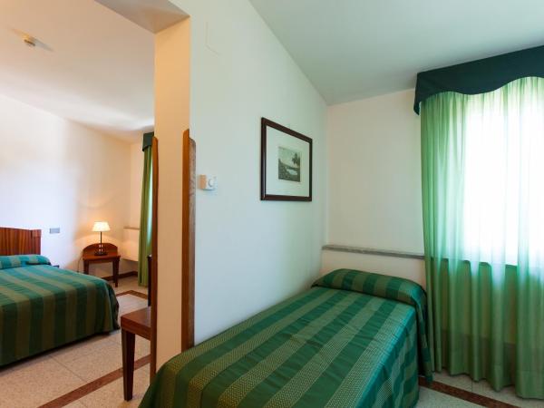 Hotel Villa d'Amato : photo 1 de la chambre chambre triple standard