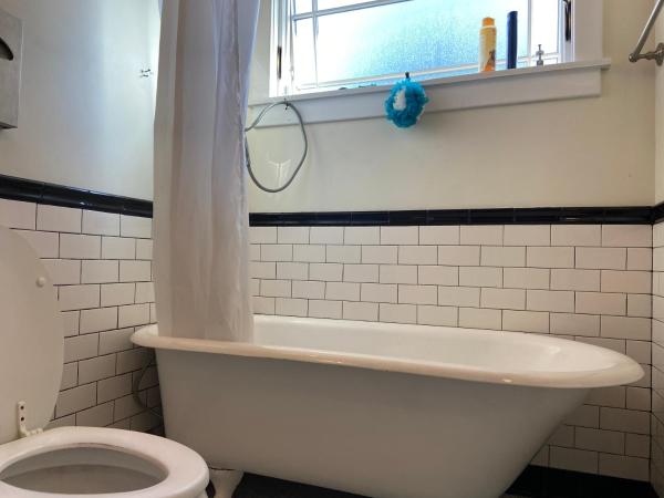 Venice Beach International Traveler Cabins - Boutique Guesthouse : photo 5 de la chambre chambre double avec salle de bains commune