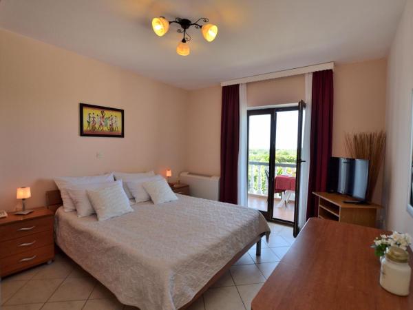 Rooms Aura : photo 3 de la chambre chambre double avec balcon