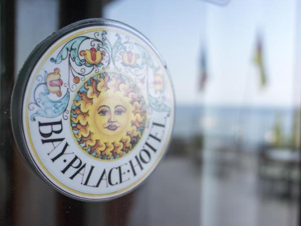 Bay Palace Mazzarò : photo 2 de la chambre chambre quadruple avec balcon 