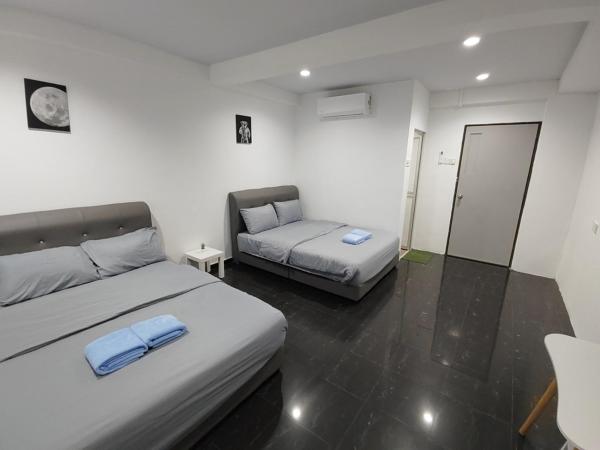 184 GURNEY DRIVE PENANG : photo 8 de la chambre chambre familiale avec balcon