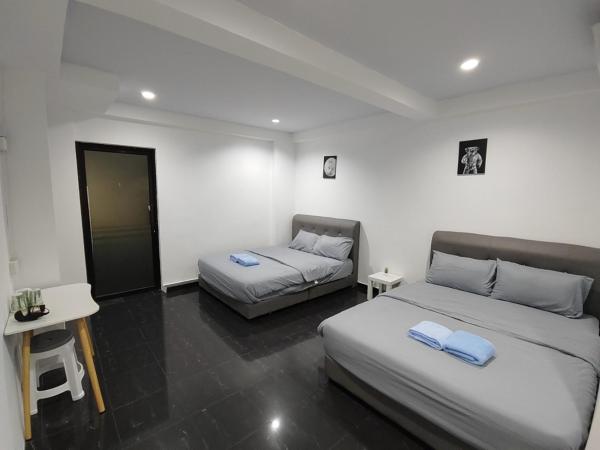 184 GURNEY DRIVE PENANG : photo 2 de la chambre chambre familiale avec balcon