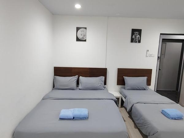 184 GURNEY DRIVE PENANG : photo 4 de la chambre chambre familiale avec salle de bains