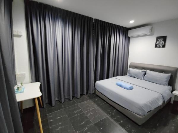 184 GURNEY DRIVE PENANG : photo 3 de la chambre chambre double avec salle de bains privative