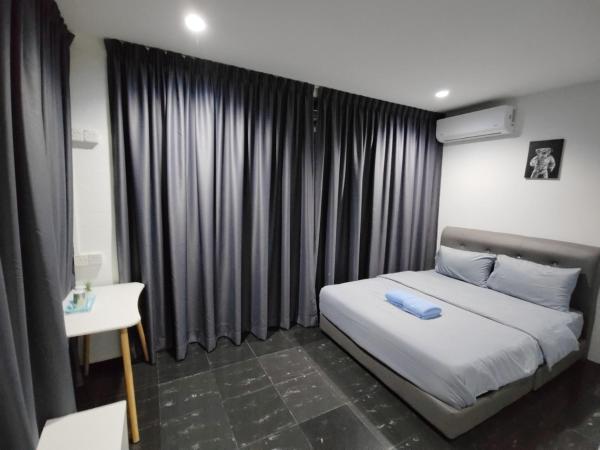 184 GURNEY DRIVE PENANG : photo 4 de la chambre chambre double avec salle de bains privative