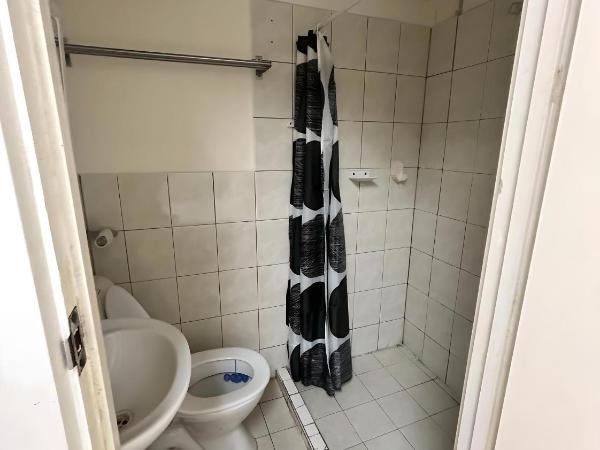 Studio A - Wright Lodge : photo 3 de la chambre chambre double avec salle de bains privative