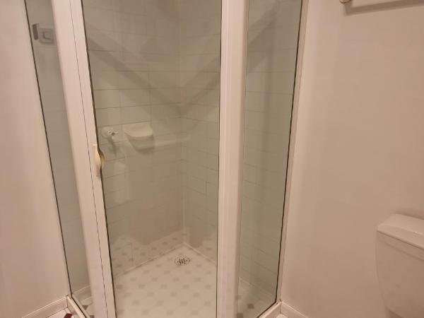 The Macquarie Hobart : photo 5 de la chambre hébergement lit queen-size Économique