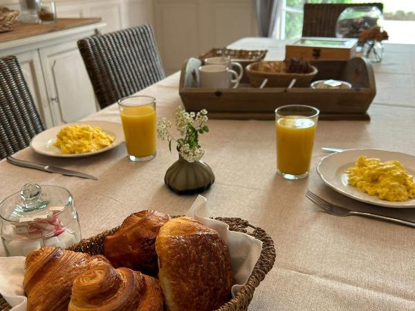 Maison d'hôtes La Bastide de Patou : photo 10 de la chambre chambre familiale supérieure