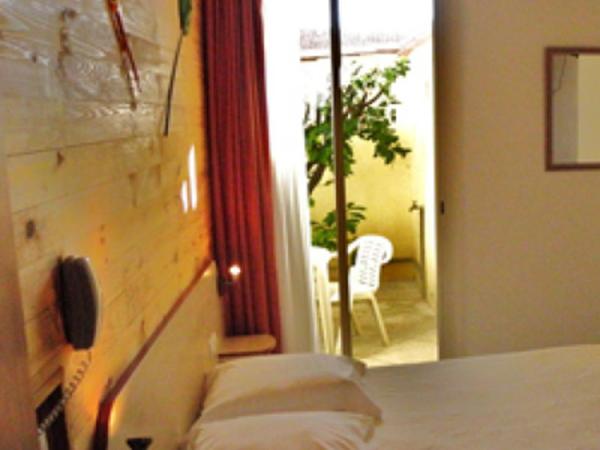 Hôtel La Croix de Malte : photo 1 de la chambre chambre double