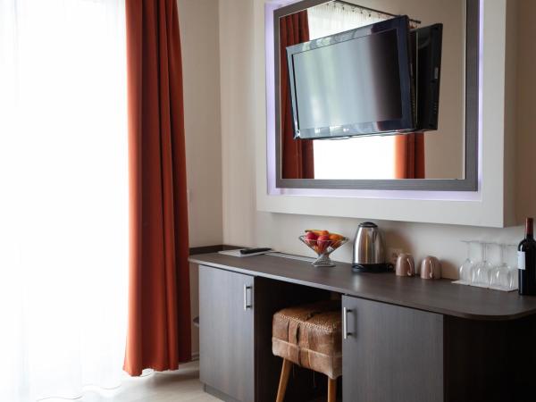 Hotel La Riva : photo 7 de la chambre chambre familiale (2 adultes et 2 enfants)