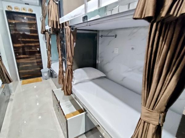 Hotel Comfy Inn : photo 8 de la chambre lit simple en dortoir