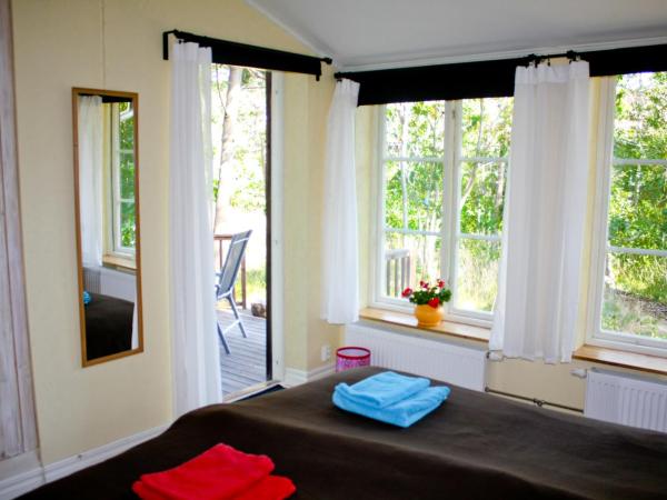 B&B Eco-Village 12 min from city : photo 1 de la chambre chambre double avec terrasse