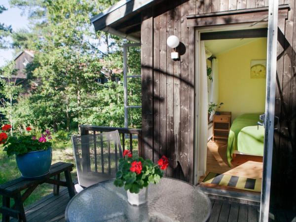 B&B Eco-Village 12 min from city : photo 3 de la chambre chambre double avec terrasse