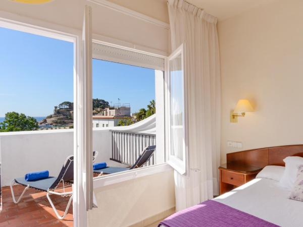 RVHotels Avenida : photo 6 de la chambre chambre double avec terrasse