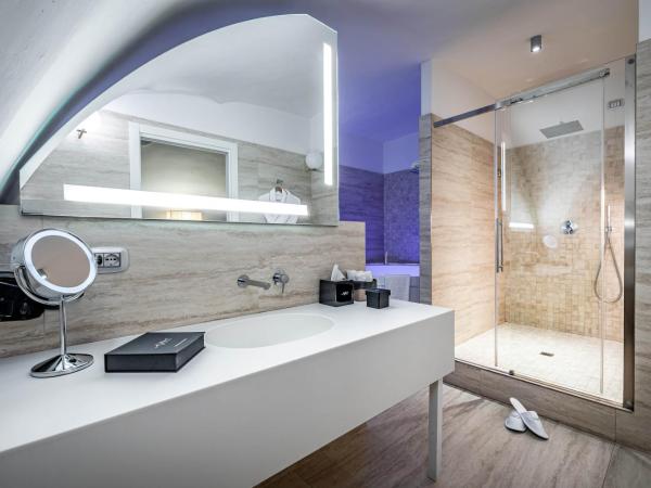 Palazzo Alfieri Residenza D'Epoca - Alfieri Collezione : photo 3 de la chambre suite exclusive - vue sur rivière 