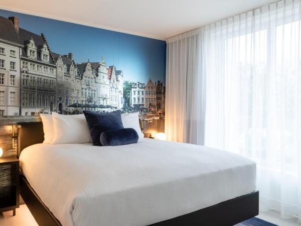 Residence Inn Ghent by Marriott : photo 4 de la chambre studio standard avec lit queen-size - vue sur cour