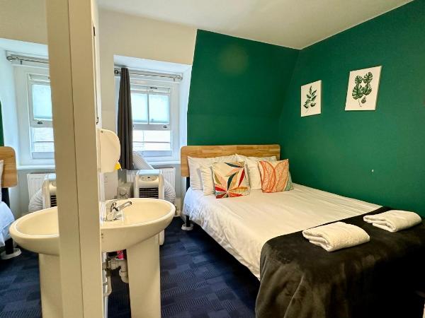 Smart Hyde Park Inn Hostel : photo 1 de la chambre chambre double avec salle de bains privative