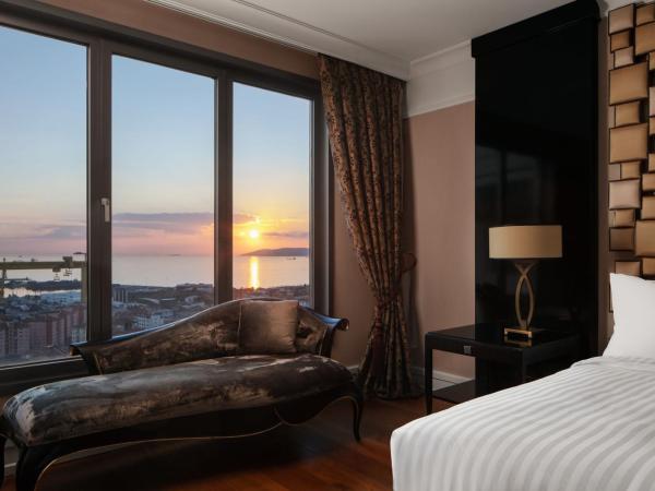 Istanbul Marriott Hotel Pendik : photo 10 de la chambre suite with two queen beds and sea view - club level