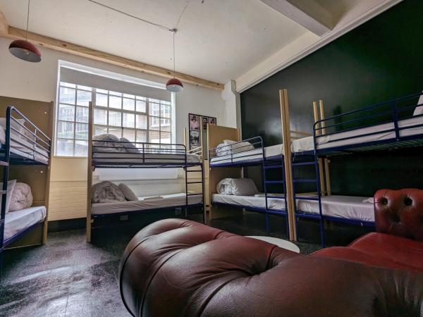 Rock n Bowl : photo 4 de la chambre 8 bed private dormitory room with ensuite