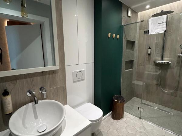 EXCLUSIVE Aparthotel MARINA : photo 9 de la chambre suite deluxe avec baignoire spa