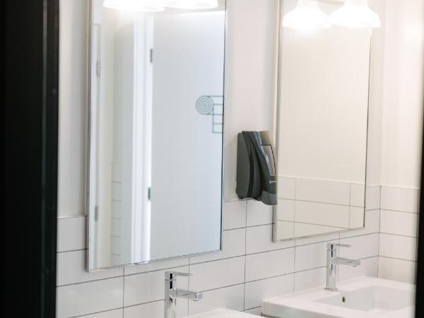 Saintlo Ottawa Jail Hostel : photo 5 de la chambre chambre double cellule