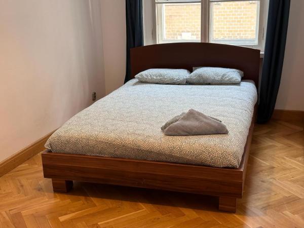 Kozia 24/25 : photo 3 de la chambre chambre double standard avec salle de bains commune