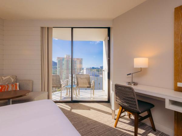Waikiki Beach Marriott Resort & Spa : photo 8 de la chambre chambre avec vue sur la ville de waikiki, 2 lits doubles, balcon