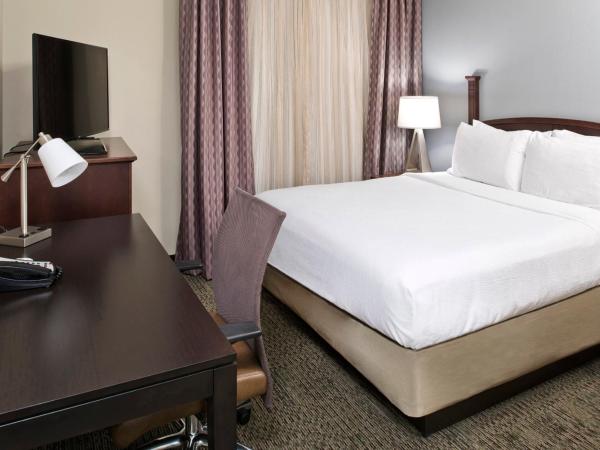 Staybridge Suites - Charlotte Ballantyne, an IHG Hotel : photo 3 de la chambre suite 1 chambre lit king-size