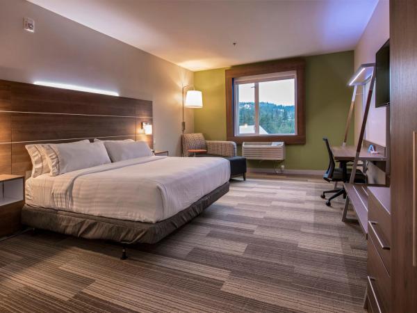 Holiday Inn Express & Suites Victoria-Colwood, an IHG Hotel : photo 2 de la chambre chambre lit king-size standard