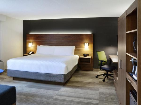 Holiday Inn Express Toronto Downtown, an IHG Hotel : photo 8 de la chambre standard king room with extra space