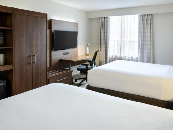 Holiday Inn Express Toronto Downtown, an IHG Hotel : photo 7 de la chambre chambre standard avec 2 lits queen-size