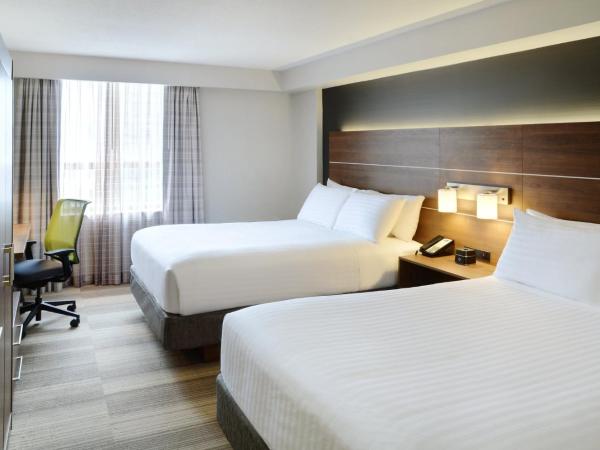 Holiday Inn Express Toronto Downtown, an IHG Hotel : photo 4 de la chambre chambre standard avec 2 lits queen-size