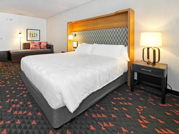 Holiday Inn Hotel & Suites - Calgary Airport North, an IHG Hotel : photo 8 de la chambre suite deluxe