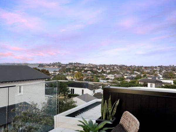 The Bays Bed & Breakfast : photo 2 de la chambre chambre double avec balcon - vue sur mer