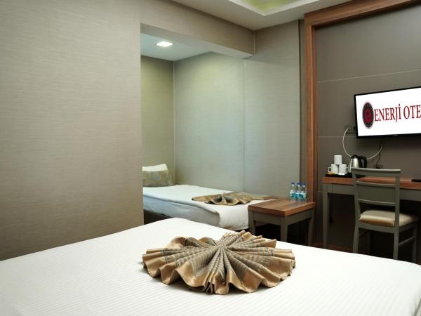 Enerji Otel : photo 10 de la chambre chambre lits jumeaux spacieuse