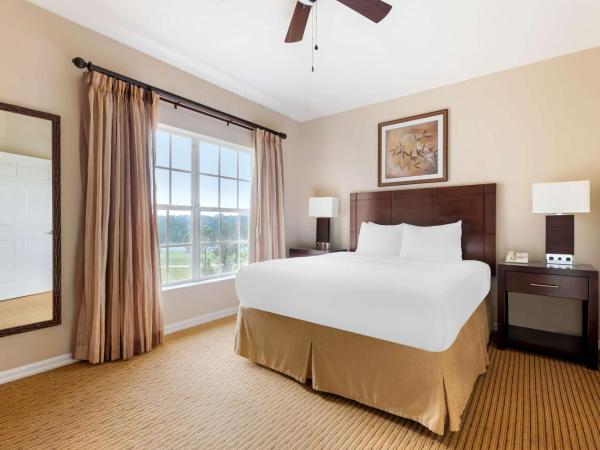 Hilton Vacation Club Aqua Sol Orlando West : photo 1 de la chambre suite 1 chambre lit king-size - vue sur piscine