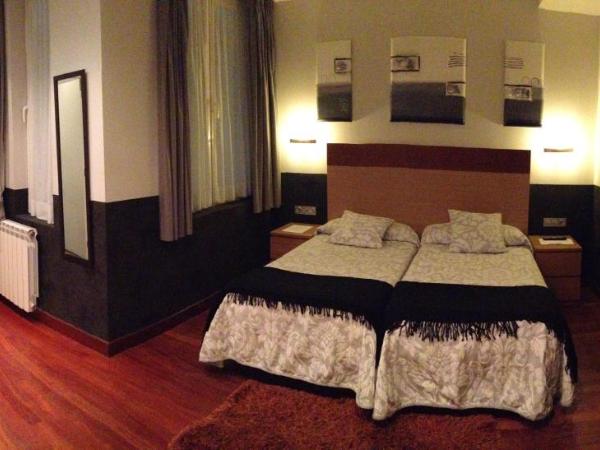 Hostal San Sebastian Centro : photo 7 de la chambre chambre triple