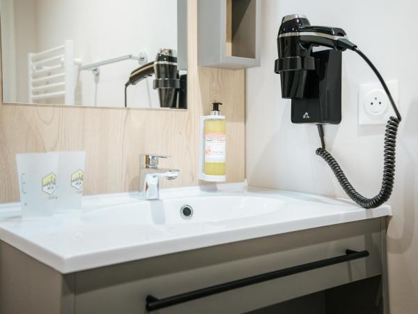 Beelodge Hotel Blois Centre : photo 10 de la chambre chambre deluxe