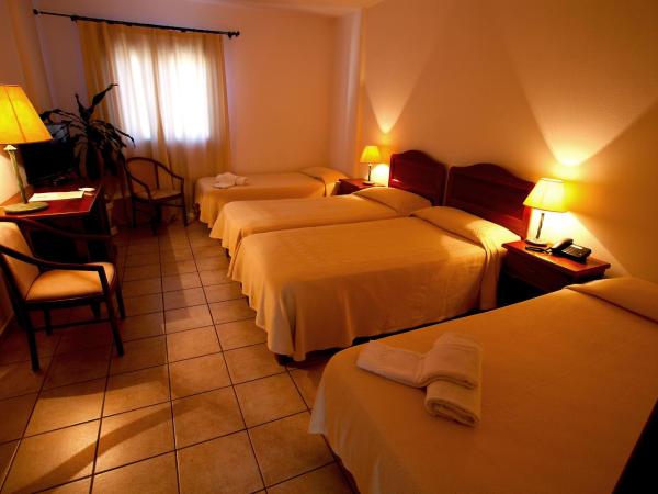 Hotel Moderno : photo 1 de la chambre chambre quadruple
