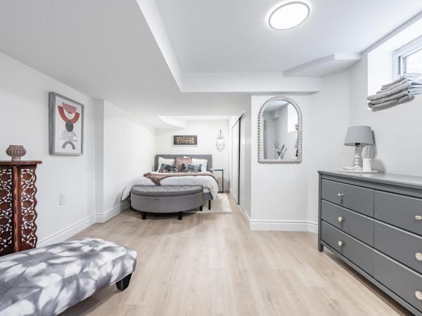 COZY 2-BEDROOM BASEMENT SUITE : photo 6 de la chambre villa 2 chambres :