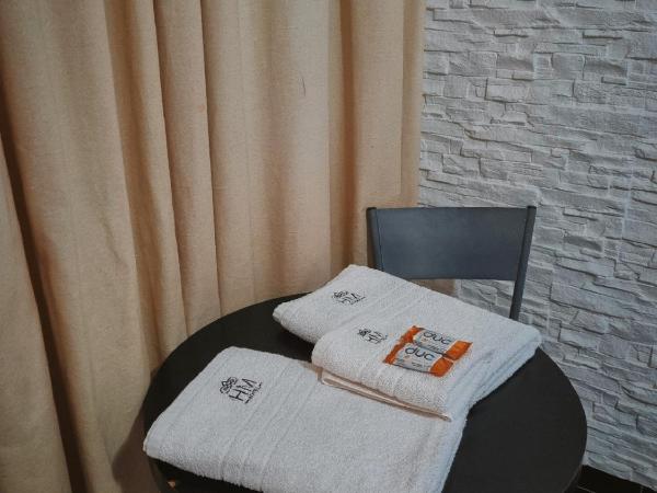 HOTEL HM : photo 3 de la chambre chambre double ou lits jumeaux avec salle de bains privative