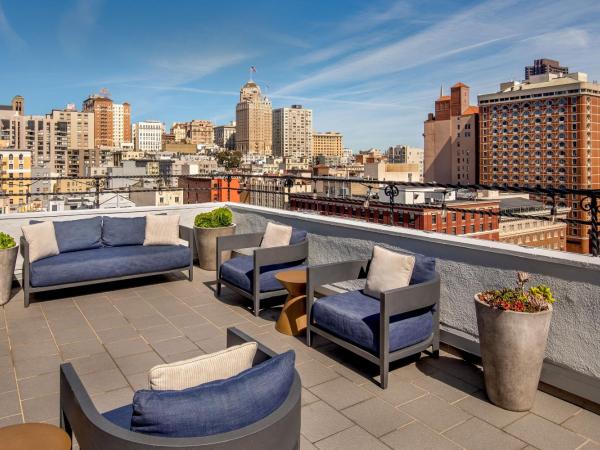Hotel Adagio, Autograph Collection : photo 1 de la chambre suite samuel 1 chambre avec 1 lit king-size et balcon - vue sur horizon