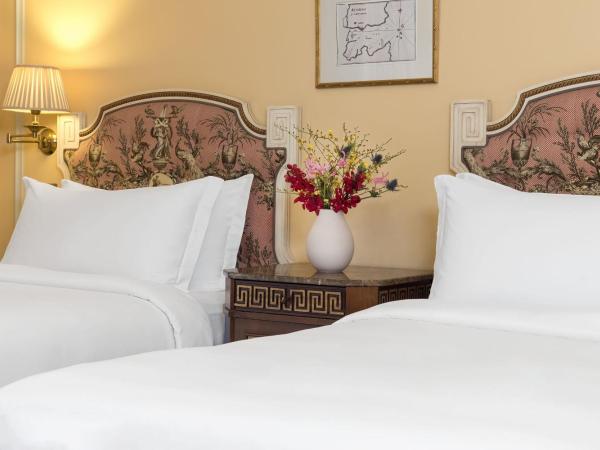 Hotel Grande Bretagne, a Luxury Collection Hotel, Athens : photo 1 de la chambre chambre deluxe avec 2 lits simples ou lits jumeaux - vue sur ville